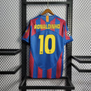 Camisa Retrô Barcelona Home - 2006 Ronaldinho/10 - Nike Masculina - Vermelho e Azul