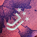 Camisa Juventus Edição Especial Rosa - 22/23 - Versão Torcedor