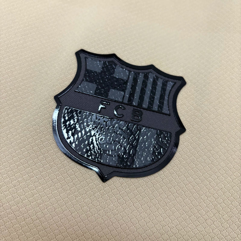 Camisa Barcelona 25/26 Away MAMBA - Masculina - Modelo Torcedor - Amarelo Dourado