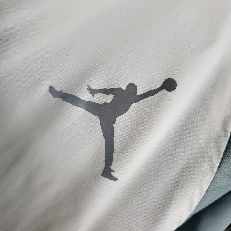 Jaqueta Corta Vento Jordan Cinza e Branca - 23/24