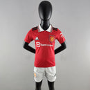 Kit Infantil Manchester United Titular - 22/23